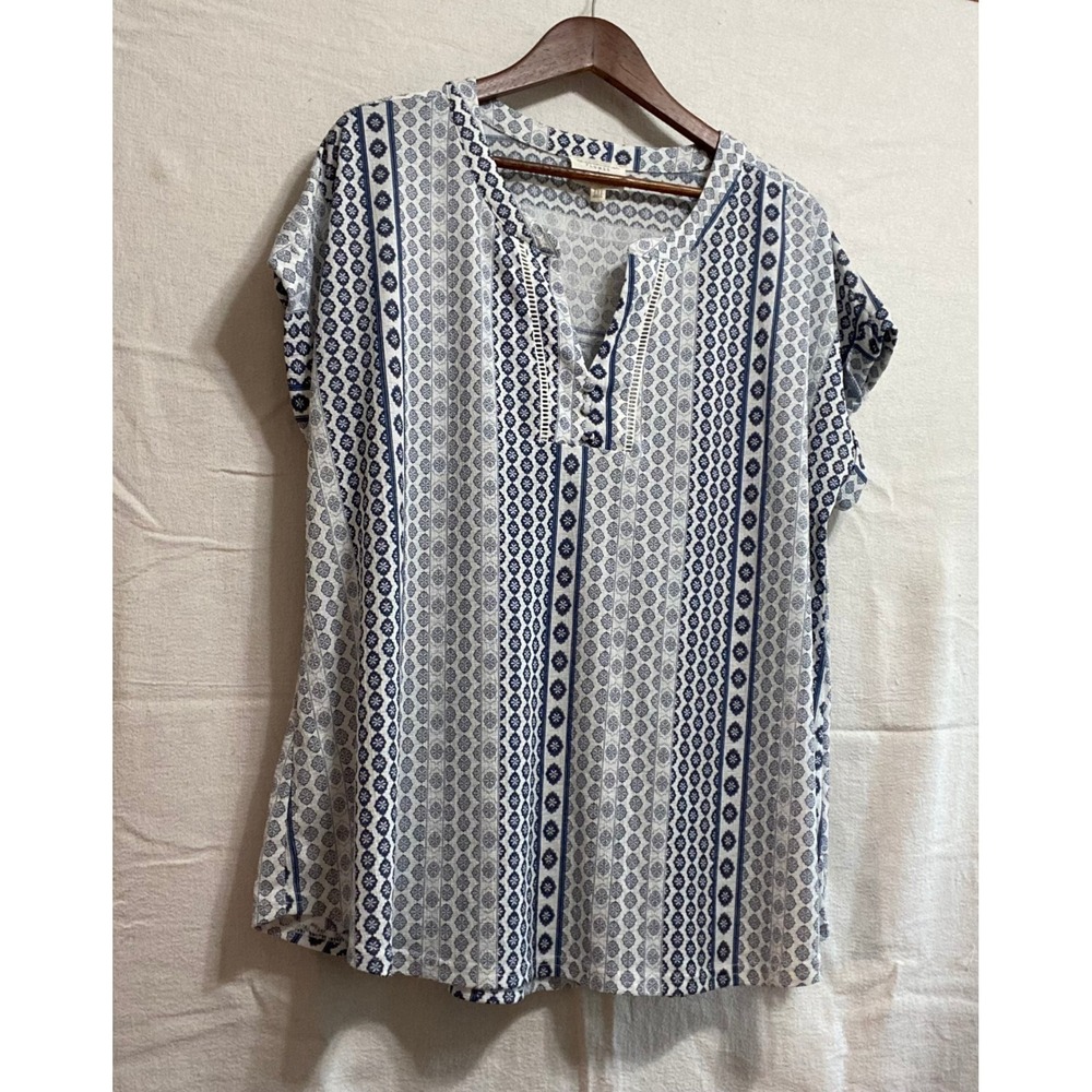 Flower & Feather‎ Women's 2X Boho Split Neck Top Blue White Print Button Front